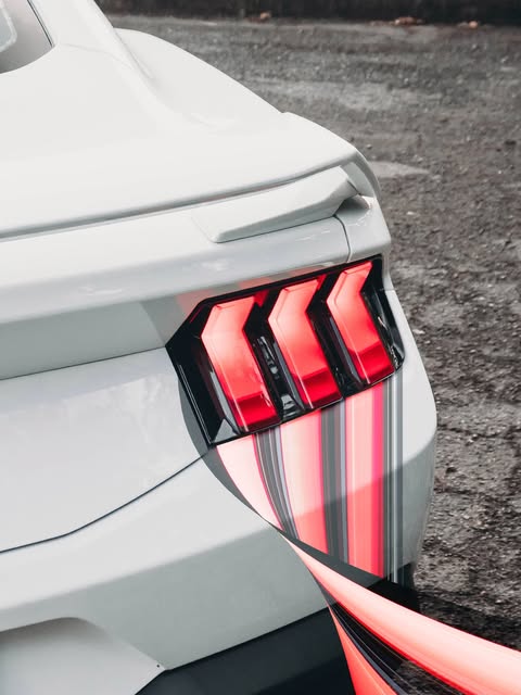 FORD MUSTANG GT MANUAL - Imagem 3