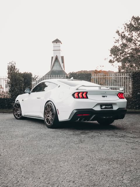 FORD MUSTANG GT MANUAL - Imagem 4