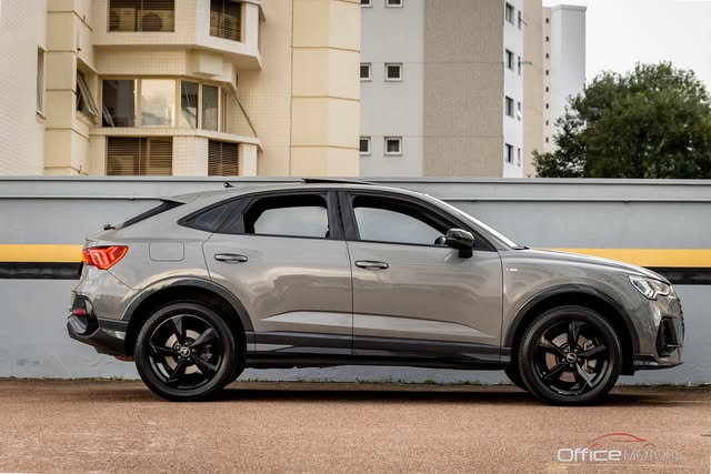 AUDI Q3 SPORTBACK PERFORMANCE BLACK - Imagem 5