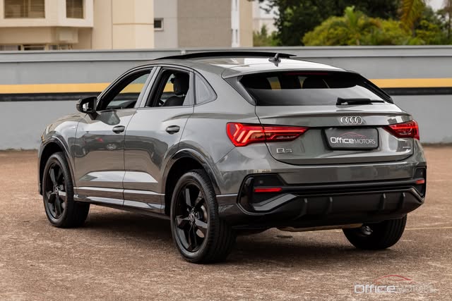 AUDI Q3 SPORTBACK PERFORMANCE BLACK - Imagem 6