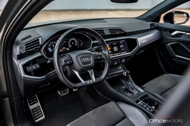 AUDI Q3 SPORTBACK PERFORMANCE BLACK - Imagem 8