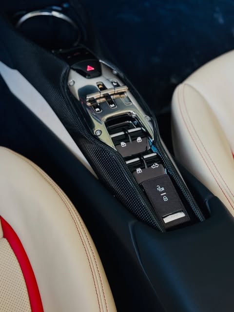 FERRARI 296 GTS - Imagem 11
