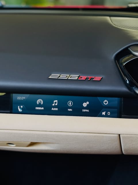 FERRARI 296 GTS - Imagem 12