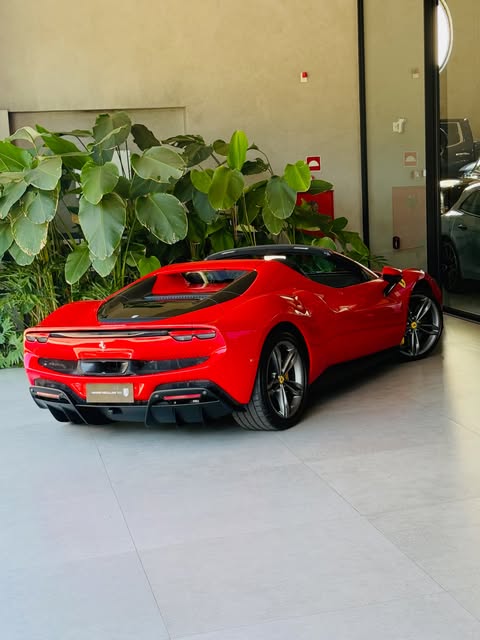 FERRARI 296 GTS - Imagem 7