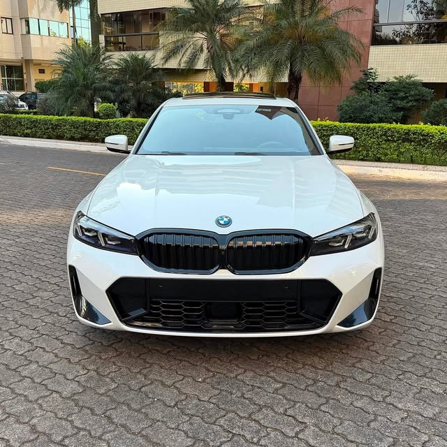 BMW 330E M SPORT - Imagem 6