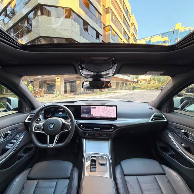 BMW 330E M SPORT - Imagem 7