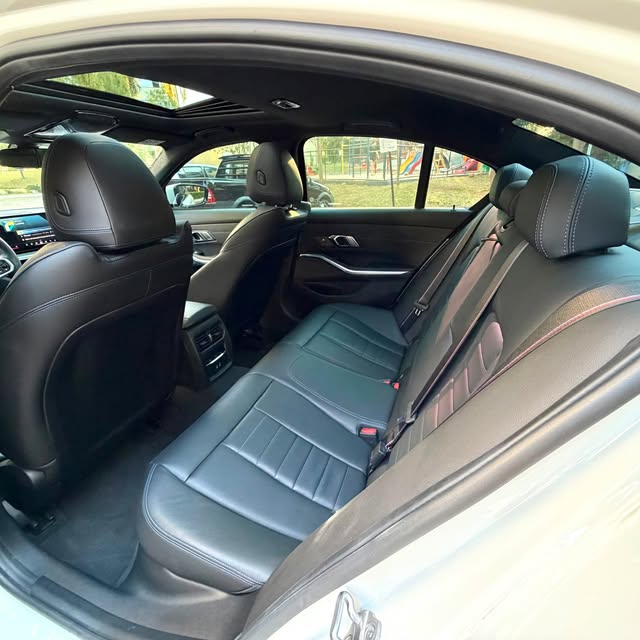 BMW 330E M SPORT - Imagem 10