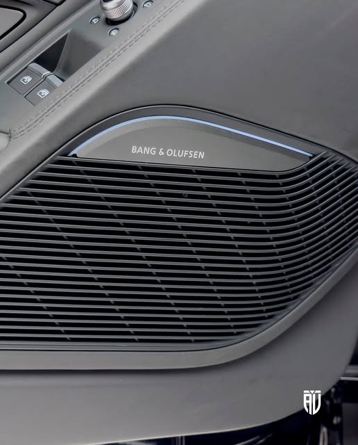 AUDI R8 PERFORMANCE V10 - Imagem 11