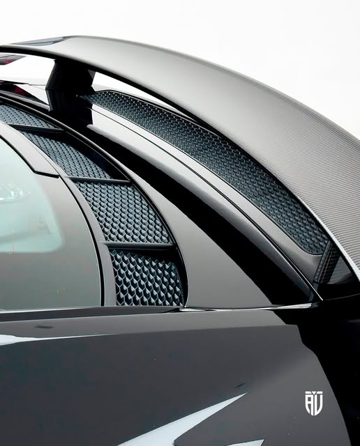 AUDI R8 PERFORMANCE V10 - Imagem 5