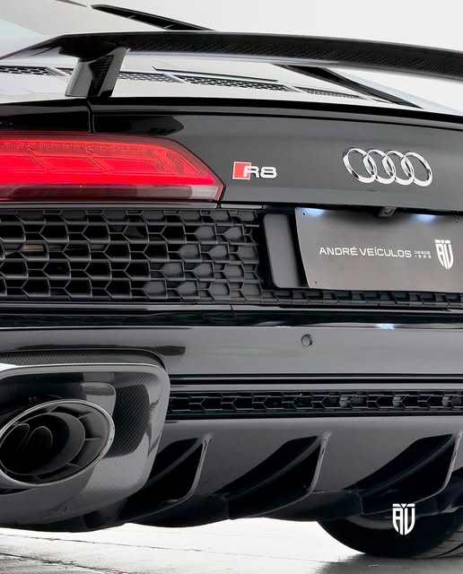 AUDI R8 PERFORMANCE V10 - Imagem 6