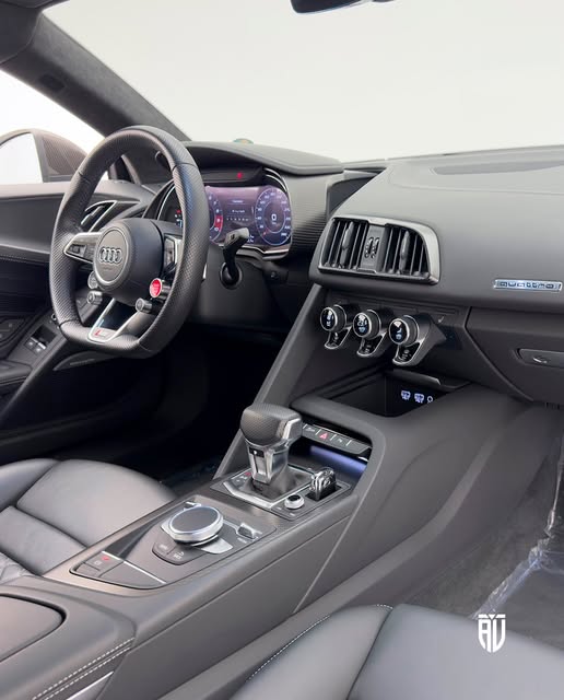 AUDI R8 PERFORMANCE V10 - Imagem 9