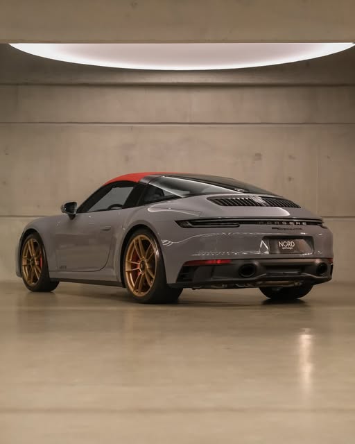 PORSCHE 911 TARGA 4 GTS - Imagem 2