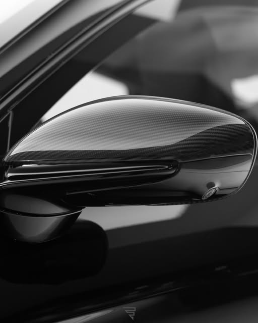 PORSCHE TAYCAN TURBO S - Imagem 6