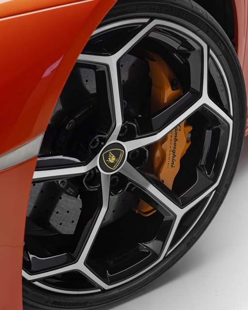 LAMBORGHINI HURACAN EVO - Imagem 8