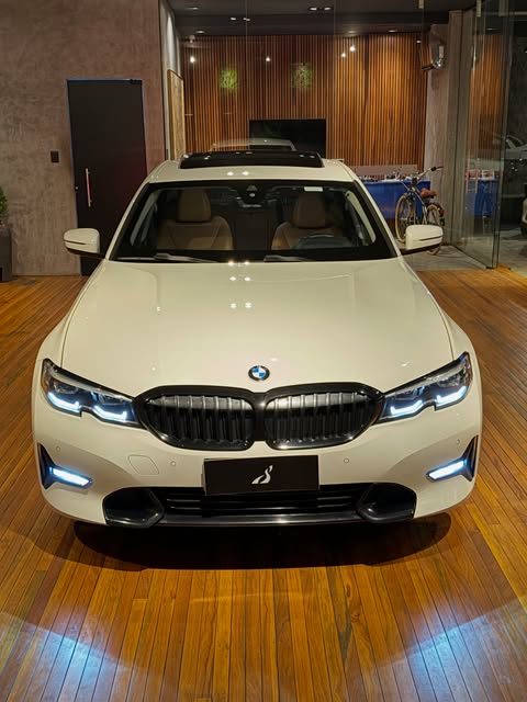 BMW 320I SPORT GP - Imagem 17