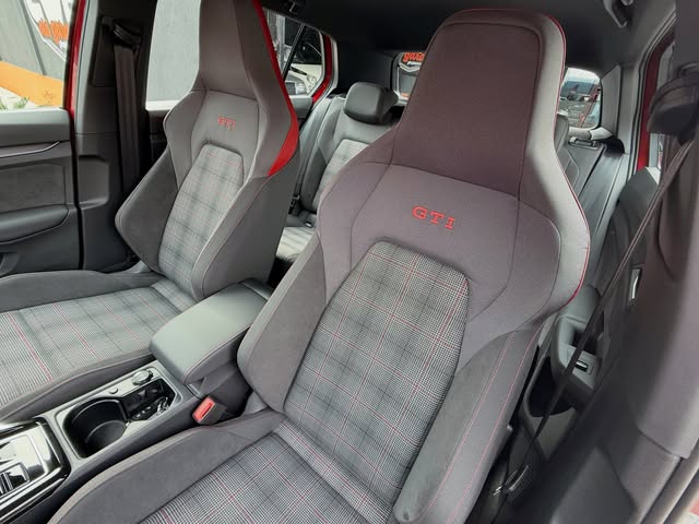 VOLKSWAGEN GOLF GTI - Imagem 9