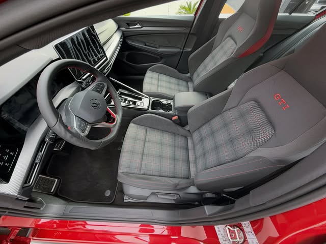 VOLKSWAGEN GOLF GTI - Imagem 10