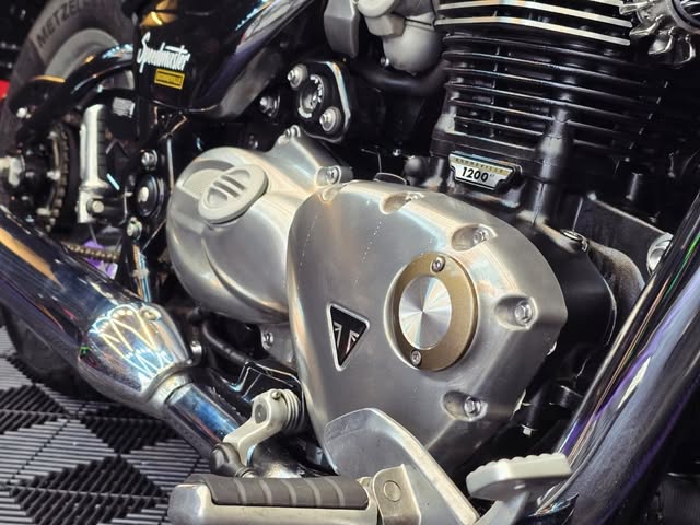 TRIUMPH BONNEVILLE SPEEDMASTER - Imagem 11