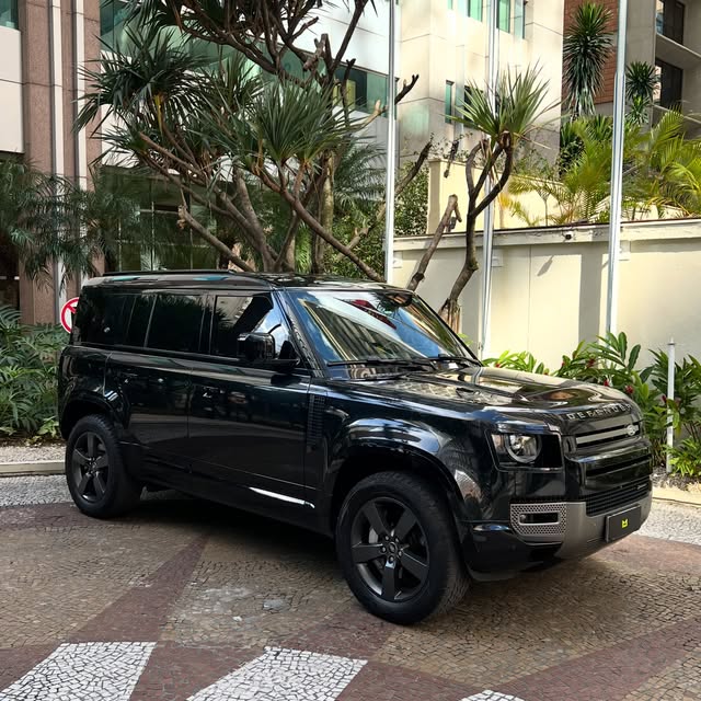 LAND ROVER DEFENDER 110 X-DYNAMIC S D300 MHEV - Imagem 4
