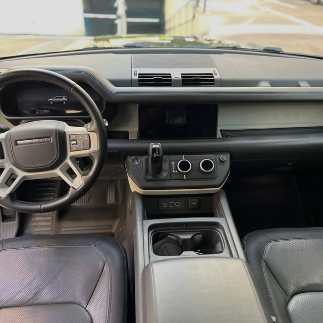 LAND ROVER DEFENDER 110 X-DYNAMIC S D300 MHEV - Imagem 6