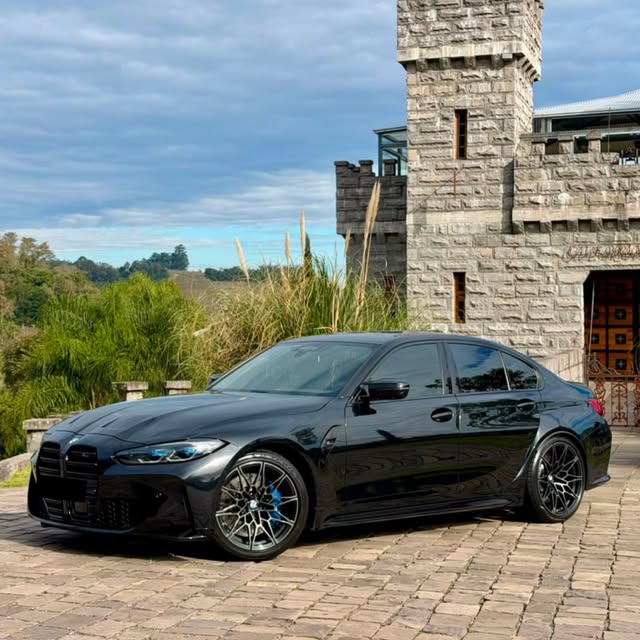 BMW M3 COMPETITION - Imagem 13