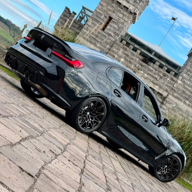 BMW M3 COMPETITION - Imagem 15