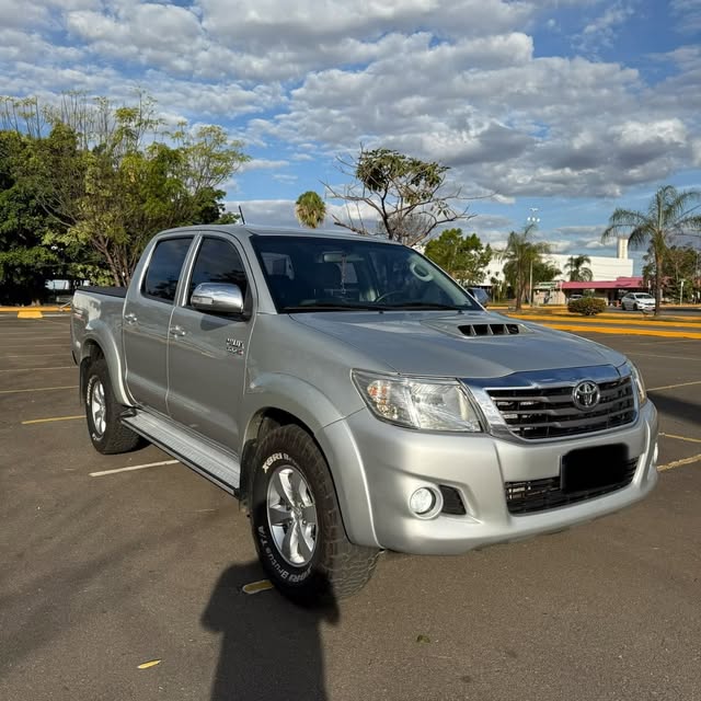 TOYOTA HILUX SRV - Imagem 1