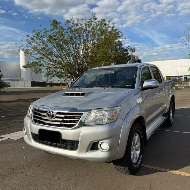 TOYOTA HILUX SRV - Imagem 2