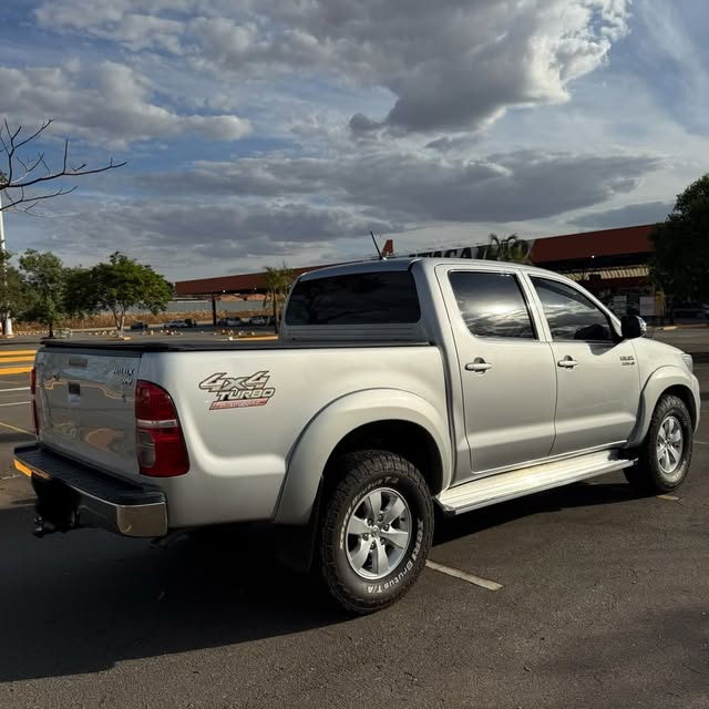 TOYOTA HILUX SRV - Imagem 5