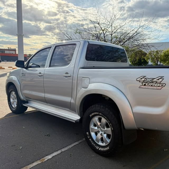 TOYOTA HILUX SRV - Imagem 6