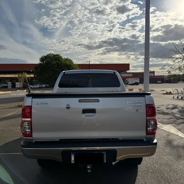 TOYOTA HILUX SRV - Imagem 8