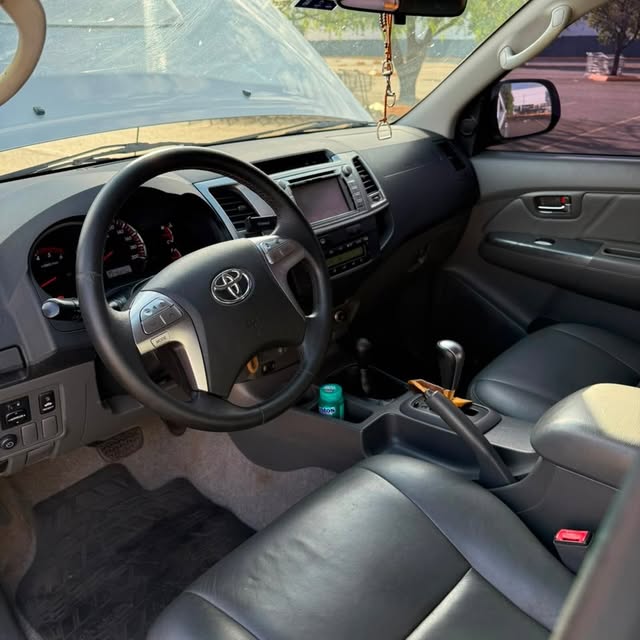 TOYOTA HILUX SRV - Imagem 9