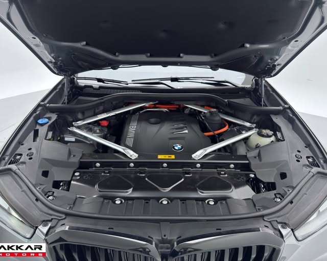 BMW X5 XDRIVE50E M SPORT - Imagem 10