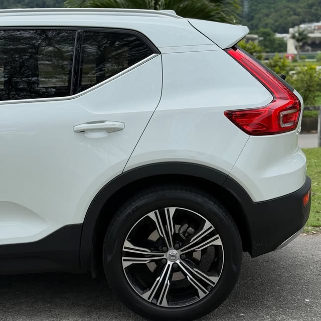 VOLVO XC40 T5 INSCRIPTION HYBRID - Imagem 4