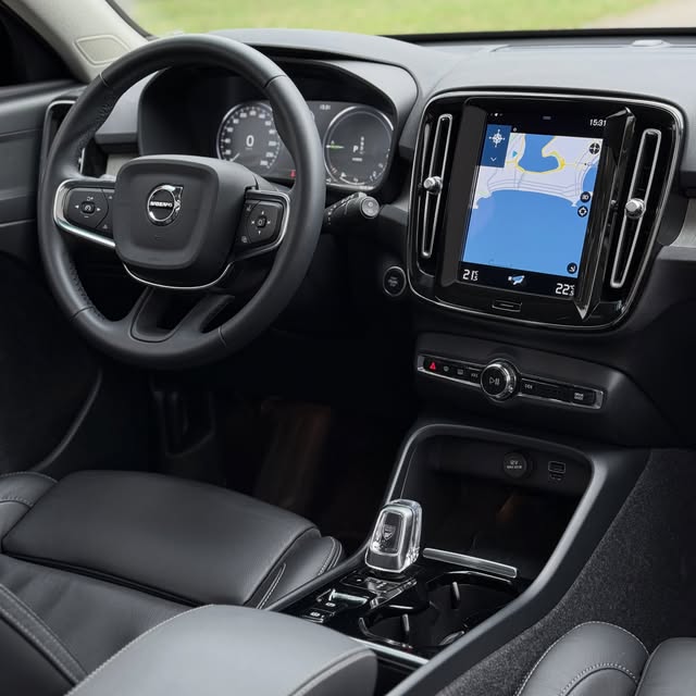 VOLVO XC40 T5 INSCRIPTION HYBRID - Imagem 5