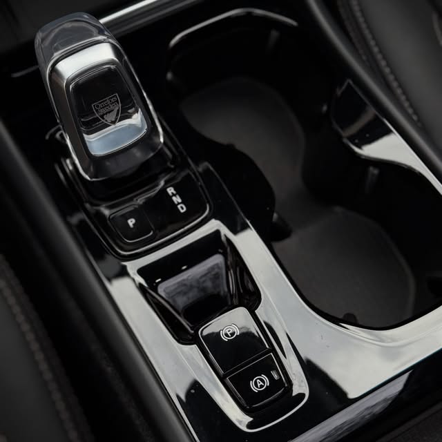 VOLVO XC40 T5 INSCRIPTION HYBRID - Imagem 9
