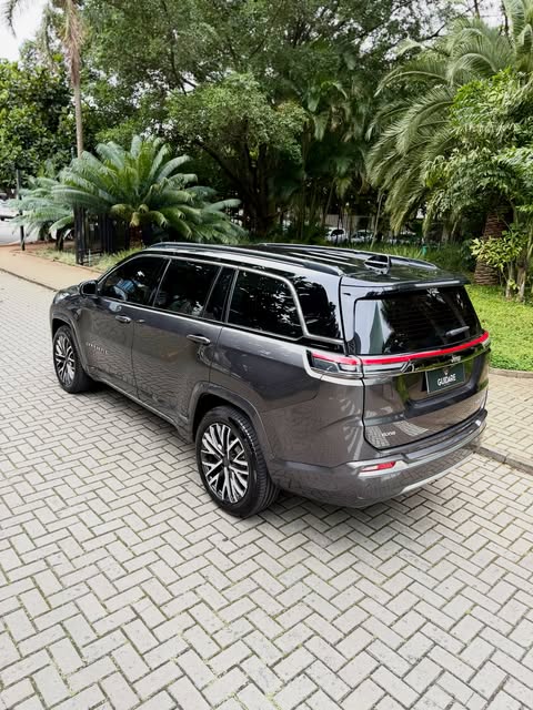 JEEP COMMANDER OVERLAND - Imagem 4