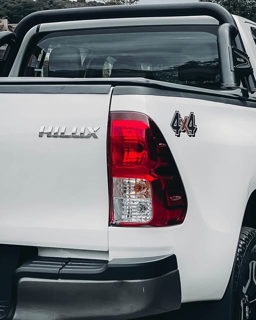TOYOTA HILUX STANDARD - Imagem 10