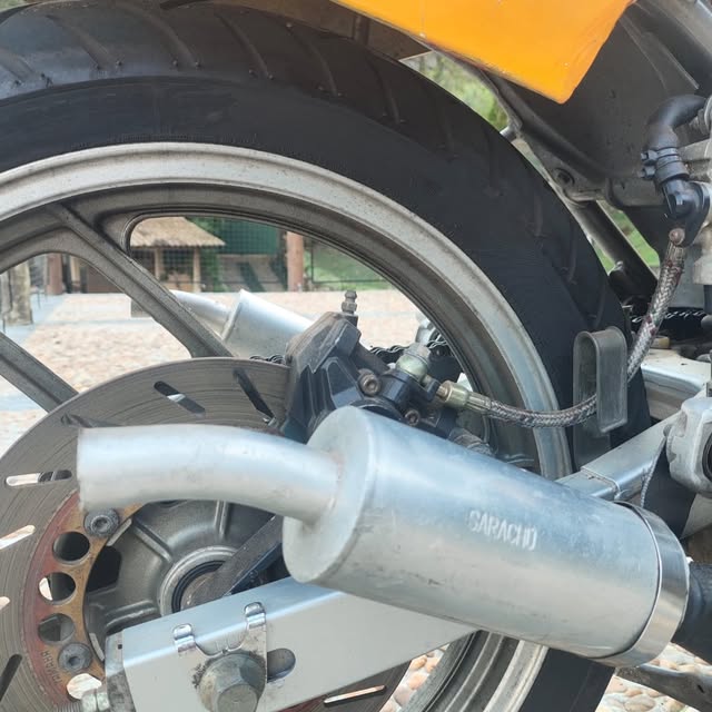 YAMAHA RD 350 - Imagem 7