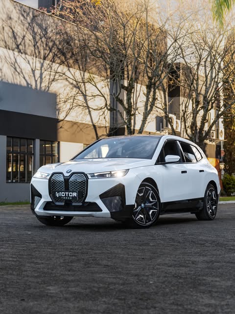 BMW IX XDRIVE50 - Imagem 1