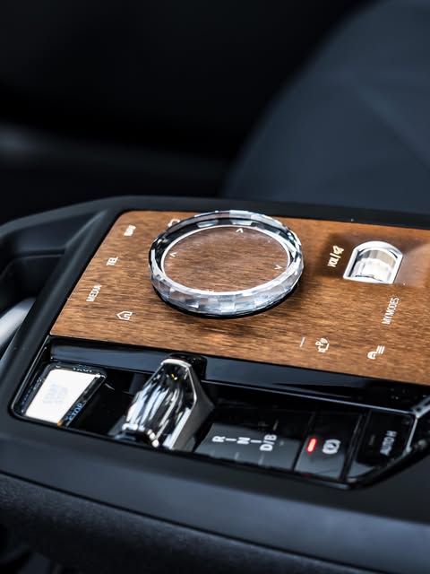 BMW IX XDRIVE50 - Imagem 6