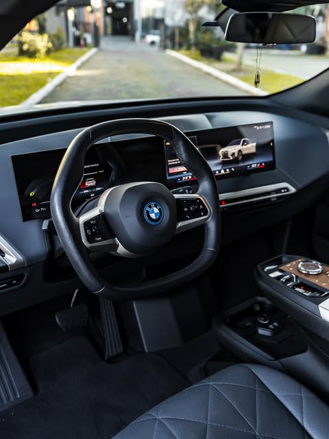 BMW IX XDRIVE50 - Imagem 8