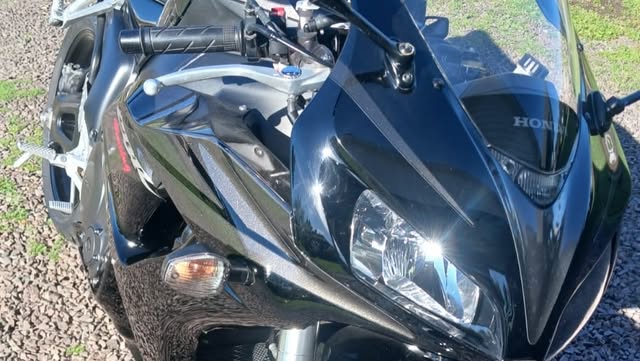 HONDA CBR 1000 RR - Imagem 4