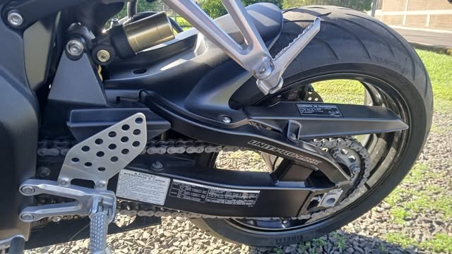 HONDA CBR 1000 RR - Imagem 5