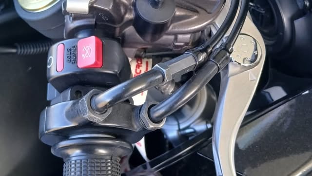 HONDA CBR 1000 RR - Imagem 9