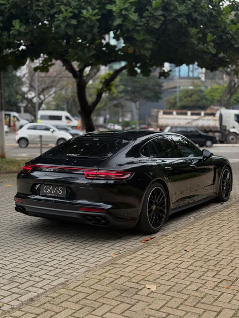 PORSCHE PANAMERA 4 E-HYBRID - Imagem 4