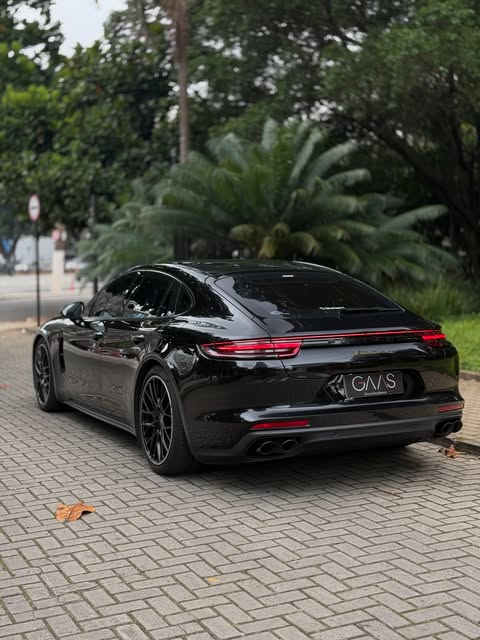 PORSCHE PANAMERA 4 E-HYBRID - Imagem 6