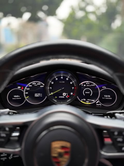 PORSCHE PANAMERA 4 E-HYBRID - Imagem 9