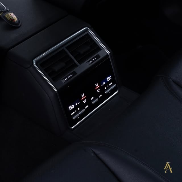 PORSCHE PANAMERA 4 SPORT TURISMO E-HYBRID - Imagem 12