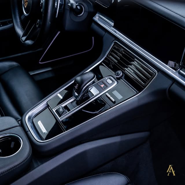 PORSCHE PANAMERA 4 SPORT TURISMO E-HYBRID - Imagem 15